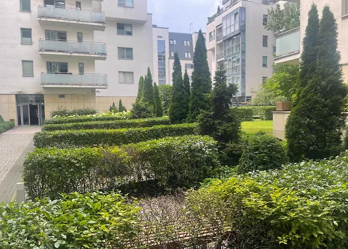 Happy Apartments